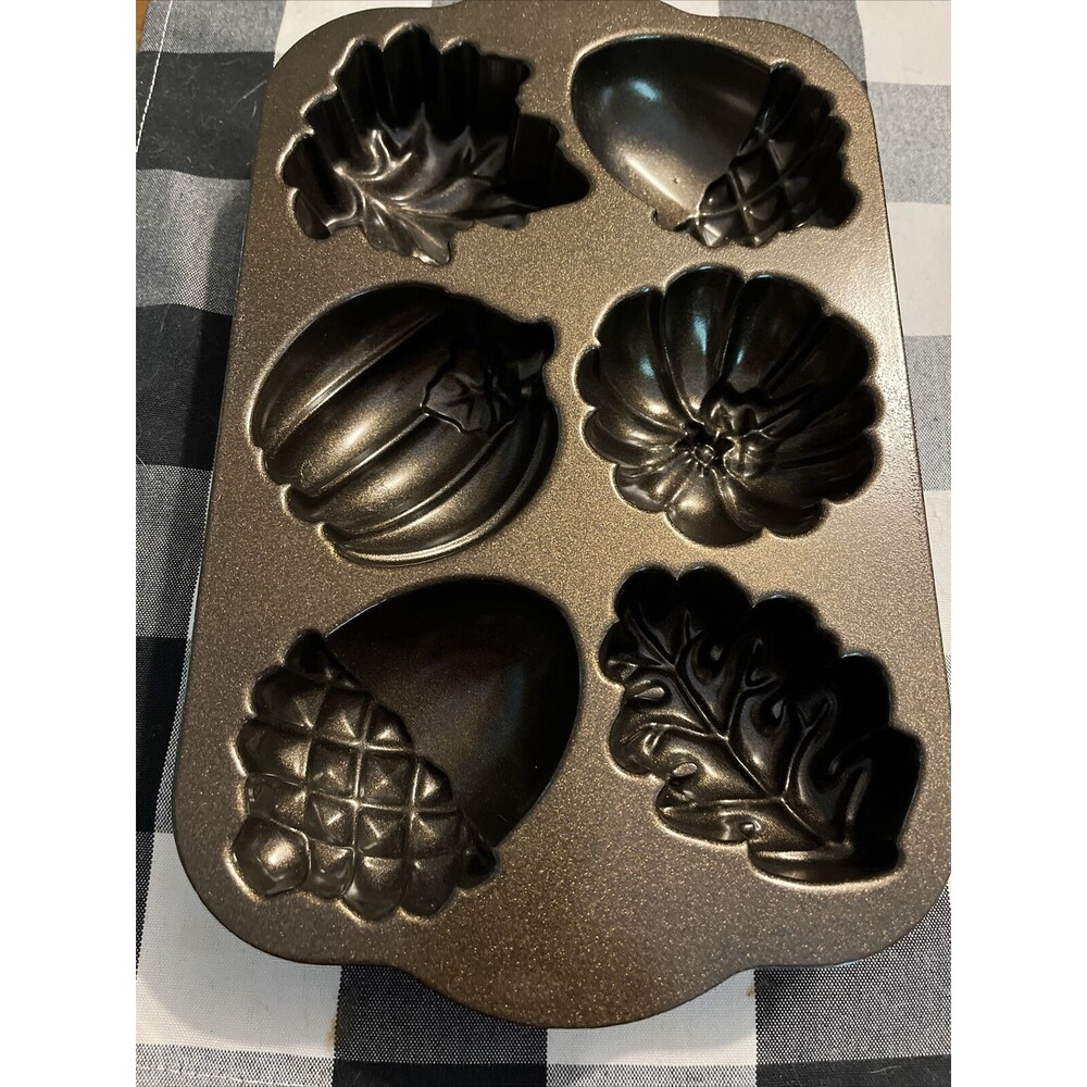 Nordic Ware Autumn Treats Pan